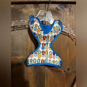 Like New Dog Harness, size S, smoke free home